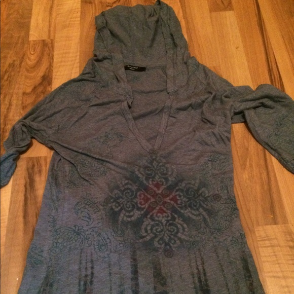 Shirt - Picture 2 of 4